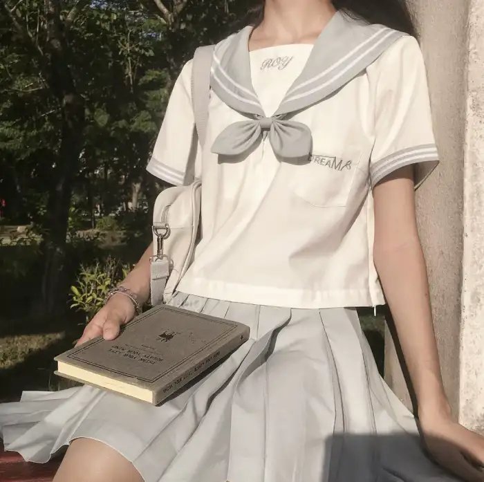 蒙娜丽莎与血月